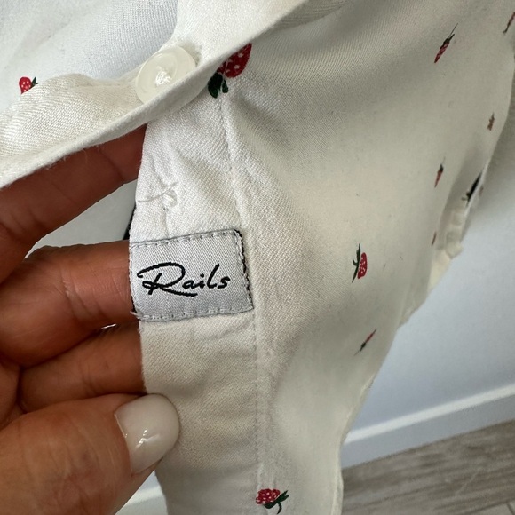 Rails White Button Down Shirt with Red Print - Picture 11 of 11